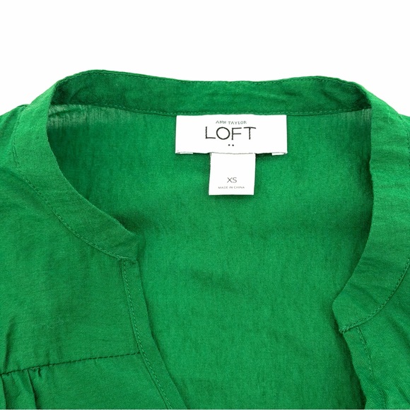 Loft Women’s Sleeveless Blouse Shirt Top Green Size XS Button Classic - Picture 3 of 4